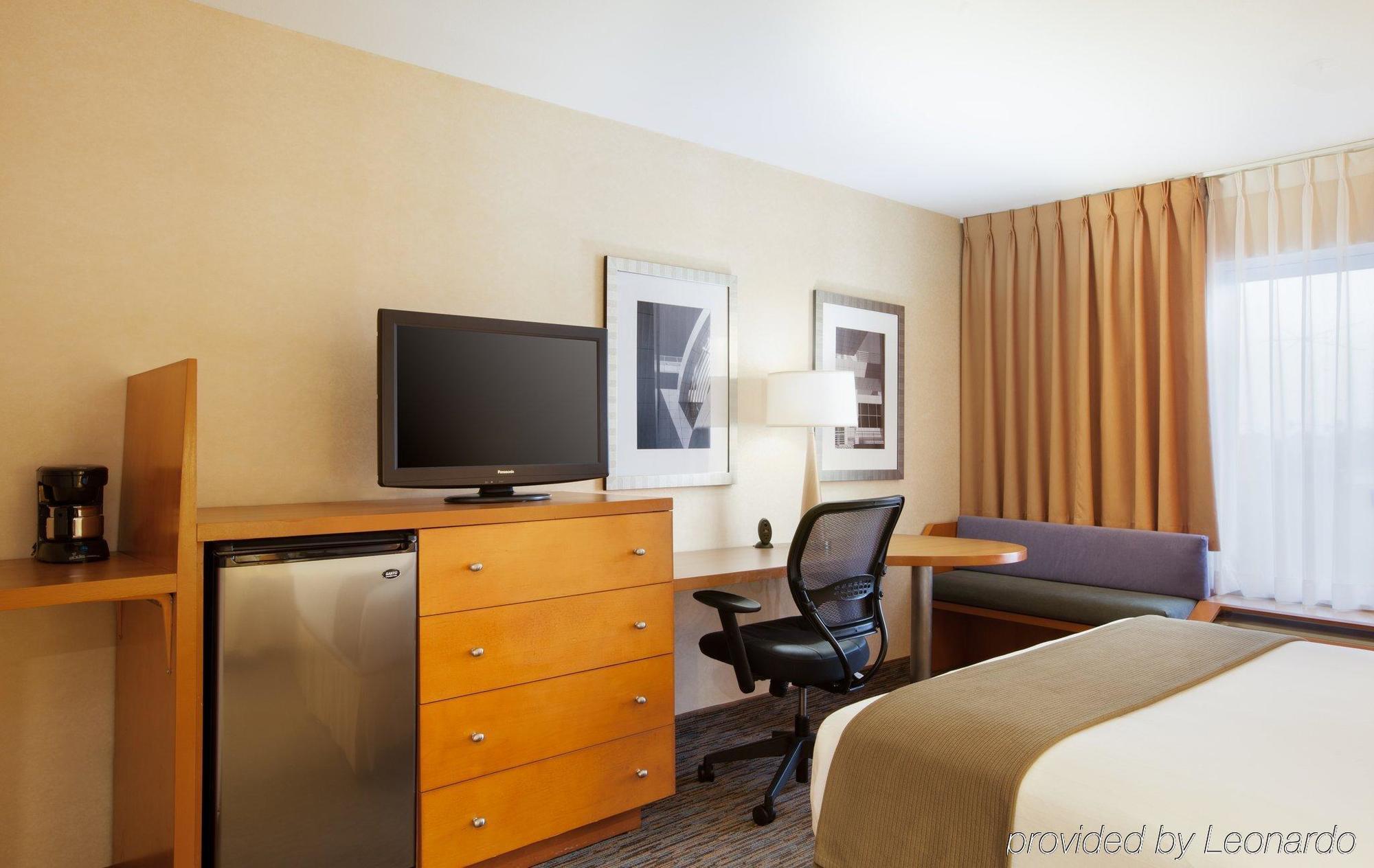 Holiday Inn Express West Los Angeles By Ihg מראה חיצוני תמונה