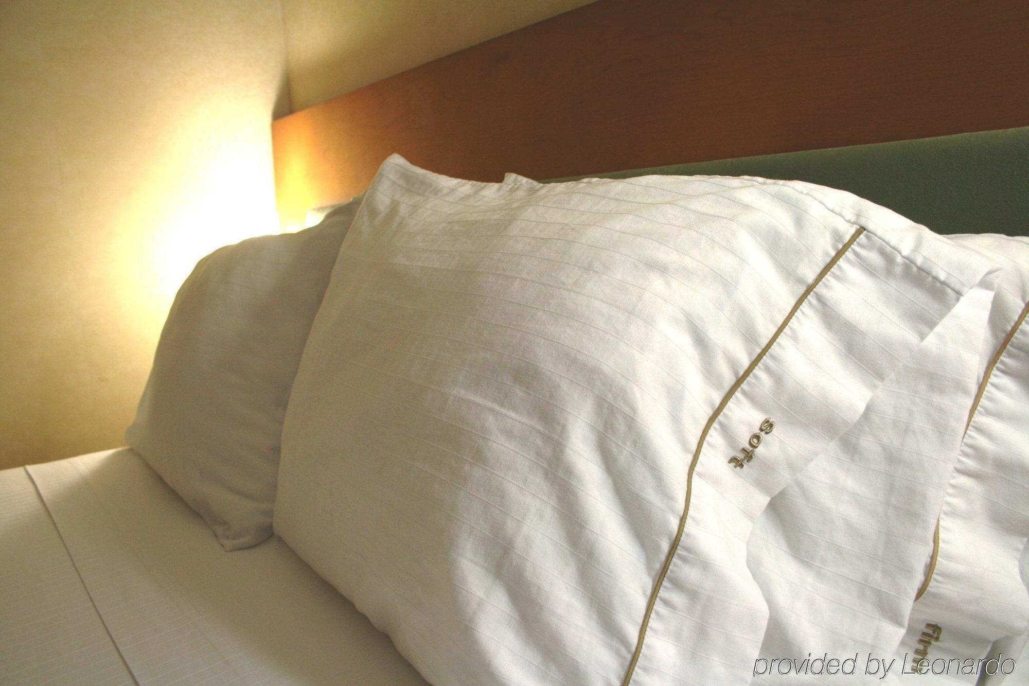 Holiday Inn Express West Los Angeles By Ihg מראה חיצוני תמונה