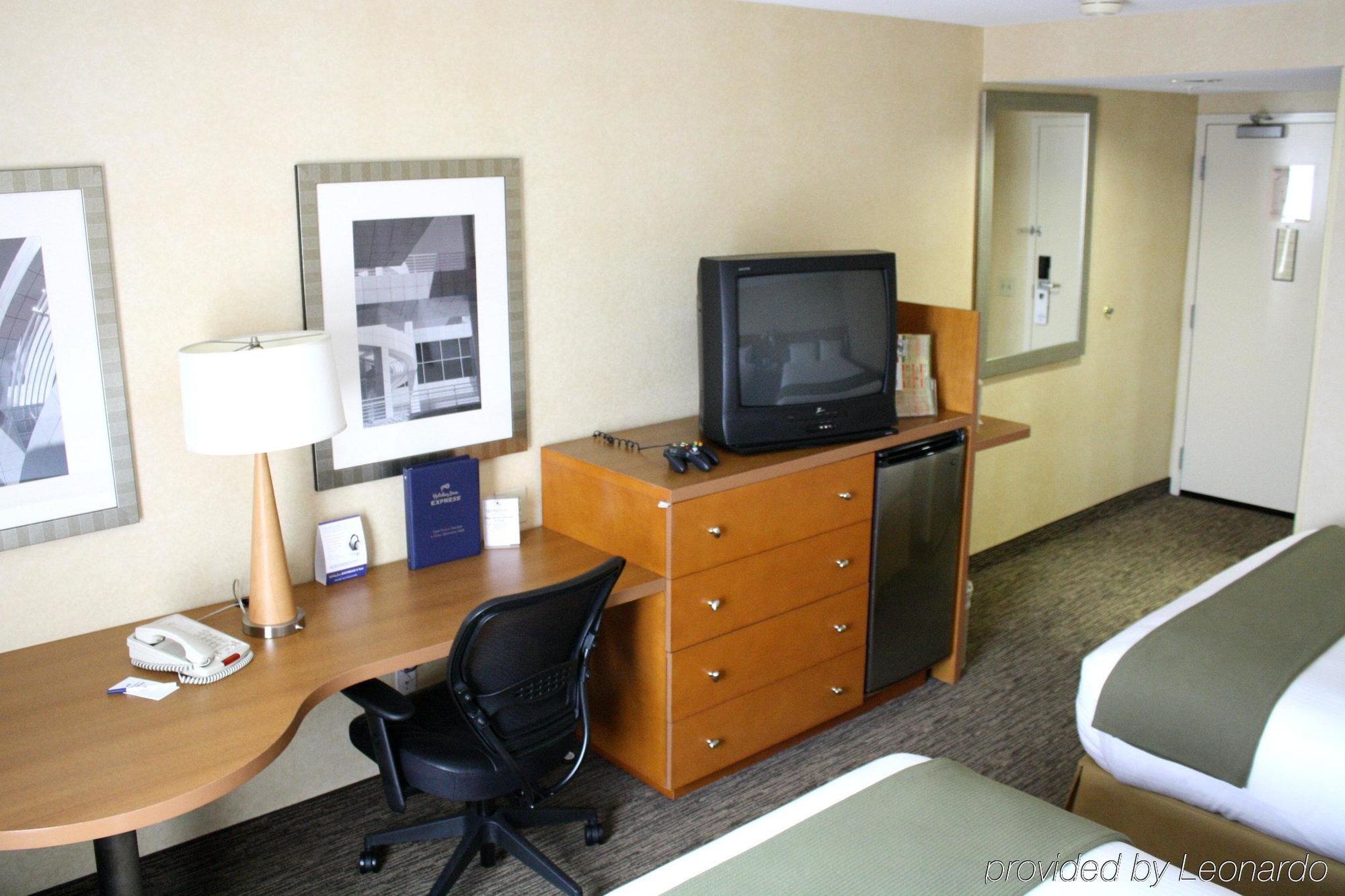 Holiday Inn Express West Los Angeles By Ihg חדר תמונה