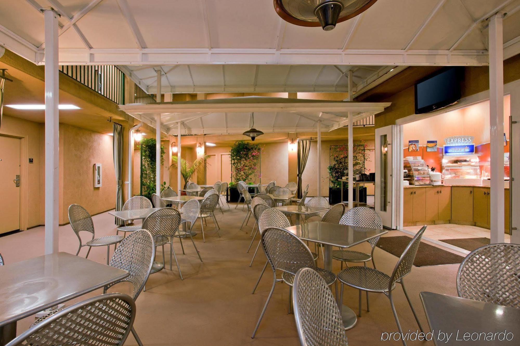 Holiday Inn Express West Los Angeles By Ihg מראה חיצוני תמונה