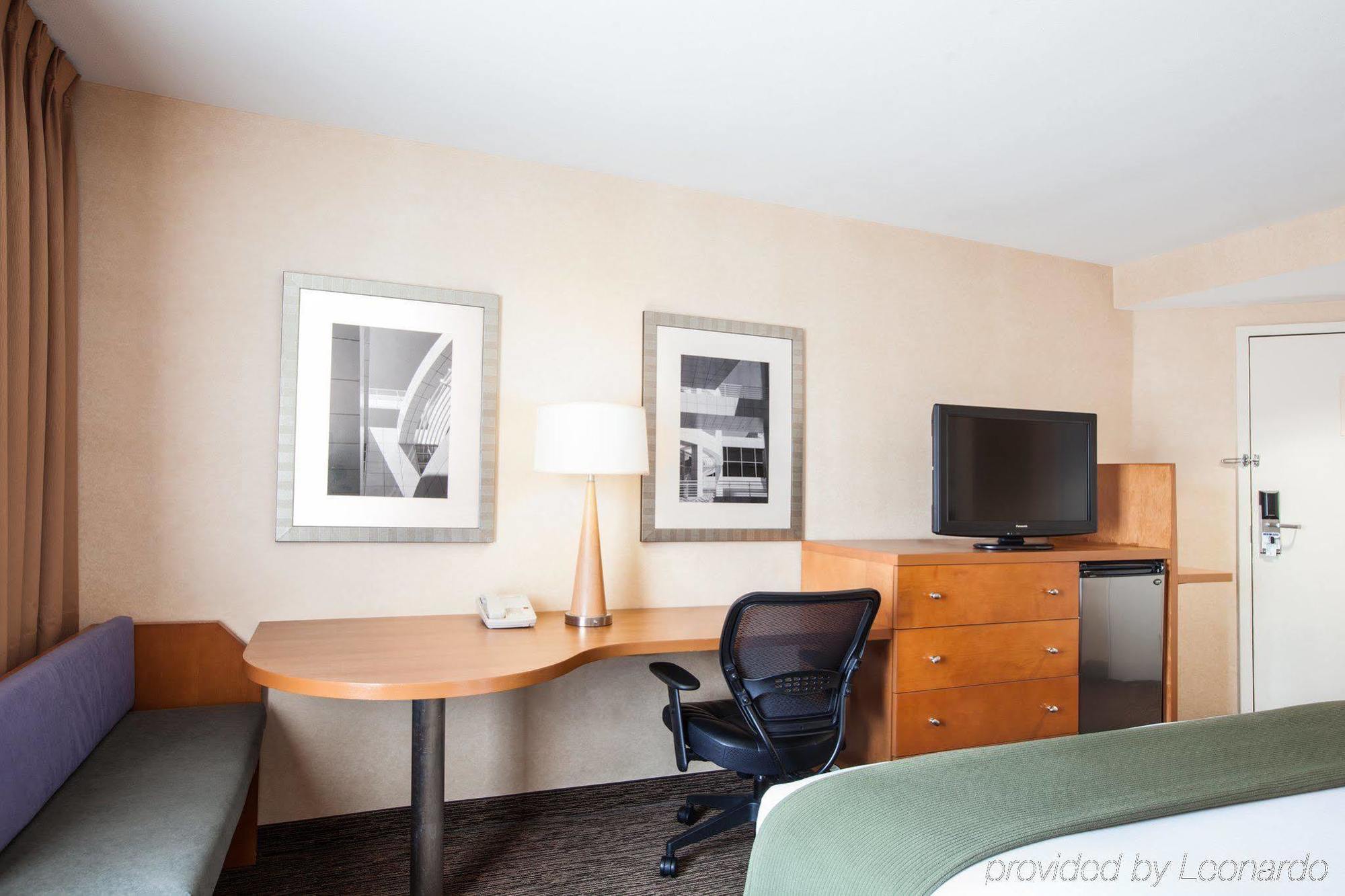 Holiday Inn Express West Los Angeles By Ihg מראה חיצוני תמונה