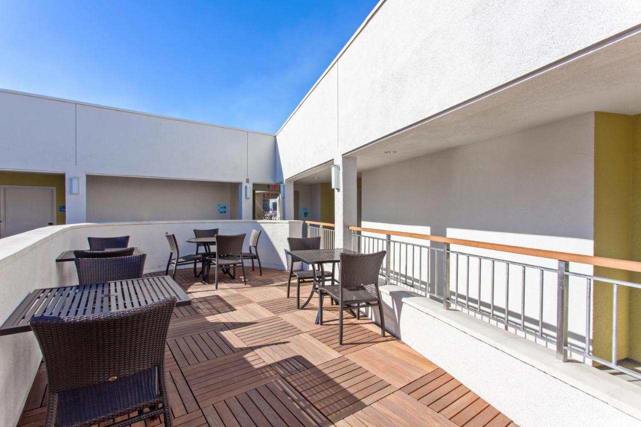 Holiday Inn Express West Los Angeles By Ihg מראה חיצוני תמונה